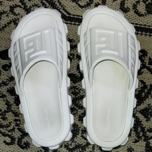 Balmain White Embossed Logo Rubber Slides